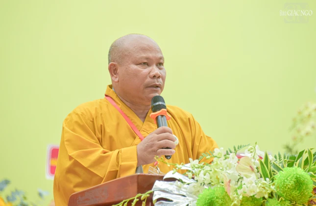 Thượng tọa Thích Thiện Thức đọc diễn văn bế mạc