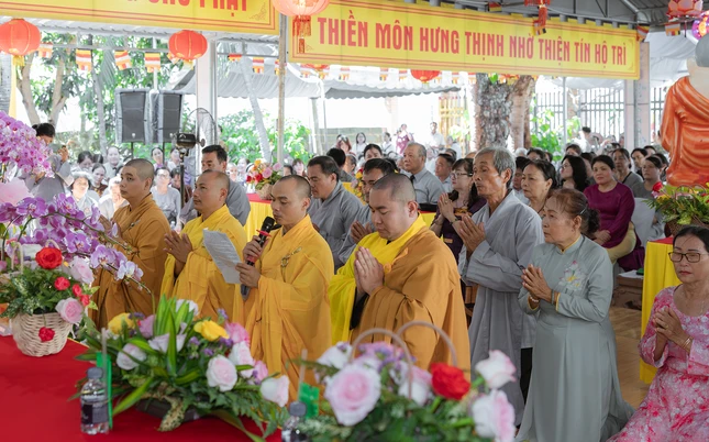 Đại đức Thích Nguyên Lượng dâng lời phát nguyện