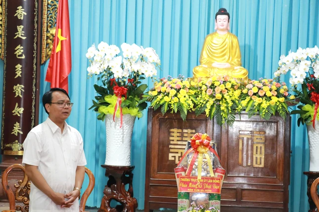 Ông Đặng Hồng Sỹ phát biểu