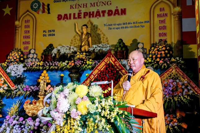 Thượng tọa Thích Tâm Định đã tuyên đọc Diễn văn Phật đản
