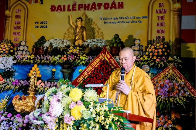 Thượng tọa Thích Tâm Đức tuyên đọc Thông điệp Phật đản Phật lịch 2570 của Đức Pháp chủ GHPGVN