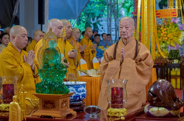 Đức Pháp chủ là chứng nhân của nhiều biến động, những đổi thay và phát triển qua thời gian của Gia Định - Sài Gòn - TP.HCM Đức Pháp chủ là chứng nhân của nhiều biến động, những đổi thay và phát triển qua thời gian của Gia Định - Sài Gòn - TP.HCM
