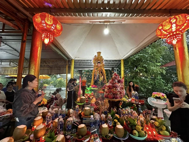 Điện thờ bên trong chùa Định Lâm - Ảnh: Chùa Định Lâm