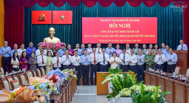 Hội nghị công bố quyết định thành lập Báo và Phát thanh, Truyền hình TP.HCM do Thành ủy TP.HCM tổ chức vào sáng 20-6 Hội nghị công bố quyết định thành lập Báo và Phát thanh, Truyền hình TP.HCM do Thành ủy TP.HCM tổ chức vào sáng 20-6