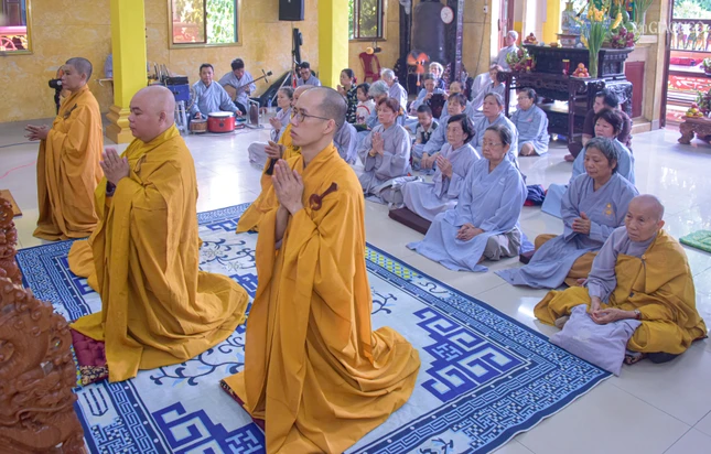 Môn đồ pháp quyến, Phật tử tham dự