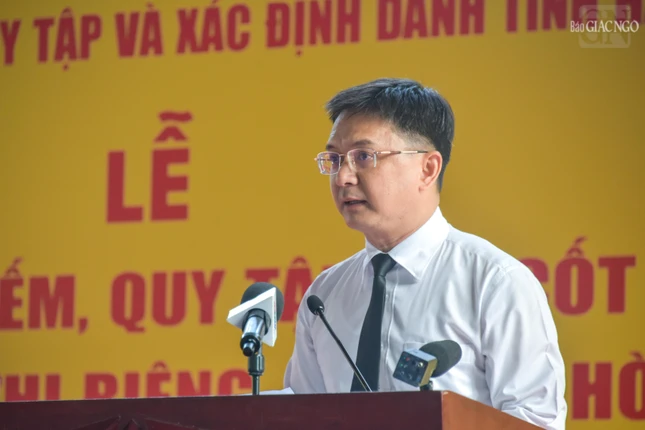 Ông Nguyễn Mạnh Cường báo cáo tại buổi lễ
