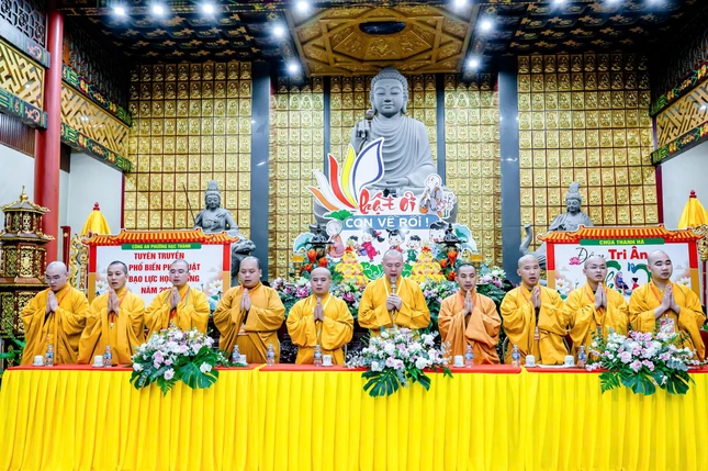 Chư tôn đức hướng dẫn các khóa sinh niệm Phật Chư tôn đức hướng dẫn các khóa sinh niệm Phật