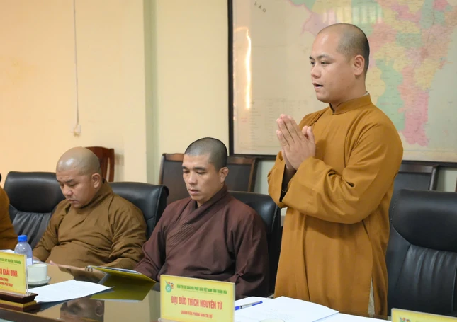 Đại diện Ban Thư ký báo cáo