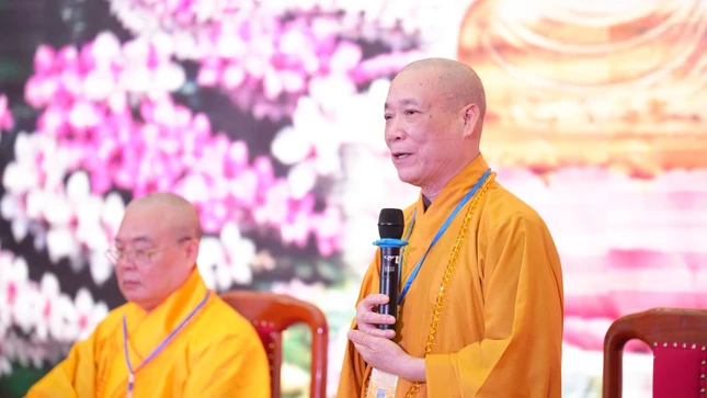 Hòa thượng Thích Bảo Nghiêm ban đạo từ chứng minh Hòa thượng Thích Bảo Nghiêm ban đạo từ chứng minh