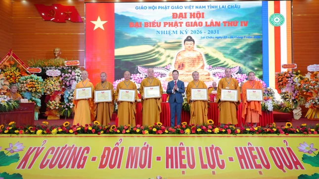 Ủy ban Trung ương MTTQVN tặng Bằng khen đến Ban Trị sự GHPGVN tỉnh Lai Châu Ủy ban Trung ương MTTQVN tặng Bằng khen đến Ban Trị sự GHPGVN tỉnh Lai Châu