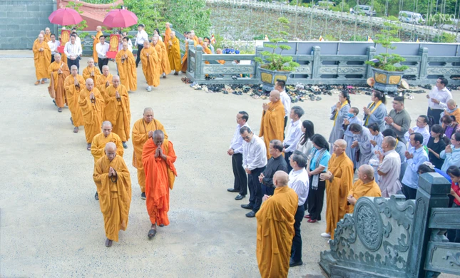 Rước linh vị các anh hùng liệt sĩ tại Khu truyền thống cách mạng Mậu Thân (xã Tân Nhựt) và Khu di tích dân công hỏa tuyến (xã Vĩnh Lộc) về Học viện Phật giáo Việt Nam tại TP.HCM