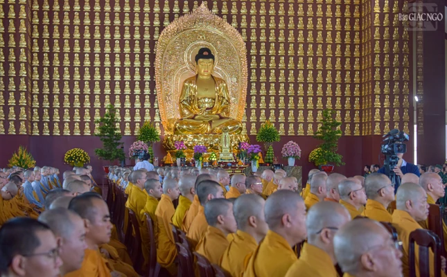 Tăng Ni tham dự lễ tưởng niệm