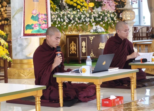 Ban Chức sự hạ trường thông qua thời khóa biểu tu học và lịch thuyết giảng trong ba tháng an cư Ban Chức sự hạ trường thông qua thời khóa biểu tu học và lịch thuyết giảng trong ba tháng an cư