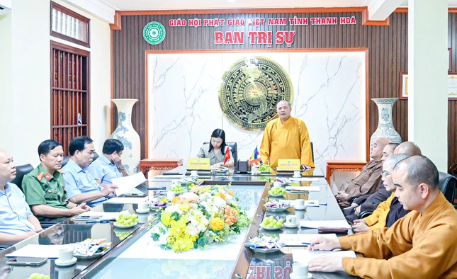 Thượng tọa Thích Tâm Chính phát biểu tại hội nghị Thượng tọa Thích Tâm Chính phát biểu tại hội nghị