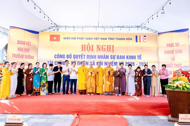 Các thành viên Ban Kinh tế Tài chính – Từ thiện xã hội Phật giáo tỉnh Thanh Hóa - Ảnh: Đức Hòe Các thành viên Ban Kinh tế Tài chính – Từ thiện xã hội Phật giáo tỉnh Thanh Hóa - Ảnh: Đức Hòe