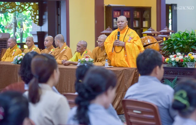 Thượng tọa Thích Nhuận Trí, Trưởng ban Pháp chế - Kiểm soát Phật giáo TP.HCM chia sẻ về ý nghĩa của buổi lễ đến Phật tử