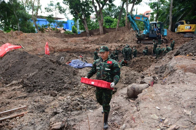 Tính đến hết ngày 7-9, lực lượng chức năng đã quy tập 592 bộ hài cốt liệt sĩ tại Công viên Lê Thị Riêng Tính đến hết ngày 7-9, lực lượng chức năng đã quy tập 592 bộ hài cốt liệt sĩ tại Công viên Lê Thị Riêng