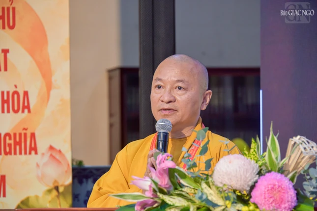 Thượng tọa Thích Nhật Từ phát biểu đề dẫn