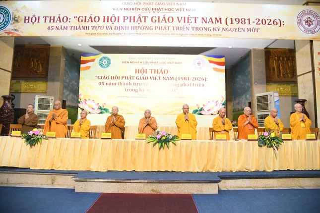 Chư tôn đức tham dự Chư tôn đức tham dự