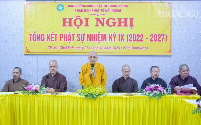 Hòa thượng Thích Khế Chơn ban đạo từ chứng minh