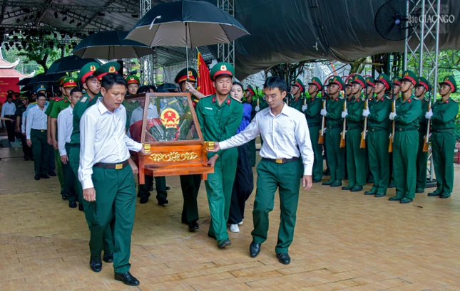 Lễ sơ duyệt được thực hiện một cách cẩn trọng, nghiêm túc
