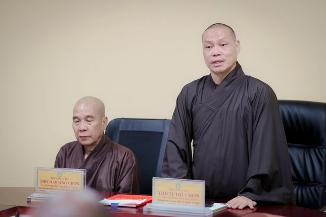 Thượng tọa Thích Trí Chơn đúc kết phiên họp Thượng tọa Thích Trí Chơn đúc kết phiên họp