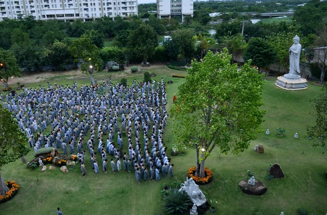 Quang cảnh buổi lễ trong không gian thiên nhiên