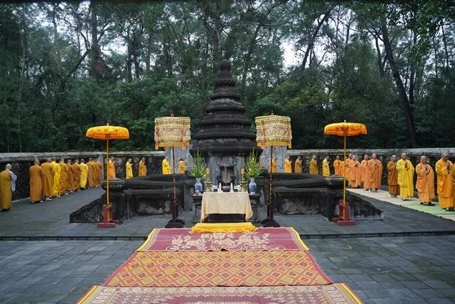 Chúa Võ Vương Nguyễn Phúc Khoát (1738-1765) rất mến đạo hạnh của ngài, thường đến đàm đạo và thỉnh ngài vào cung để bàn luận Phật pháp nhưng ngài khéo từ chối không vào