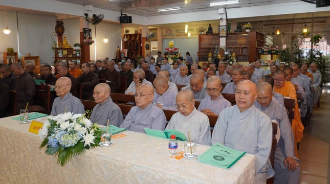 Chư Ni tham dự