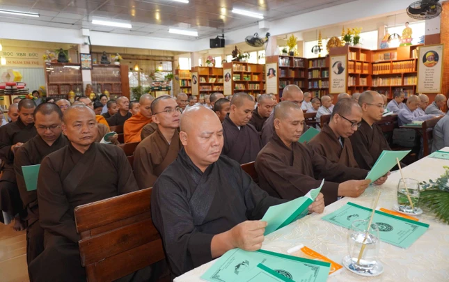 Chư Tăng các tự viện tham dự