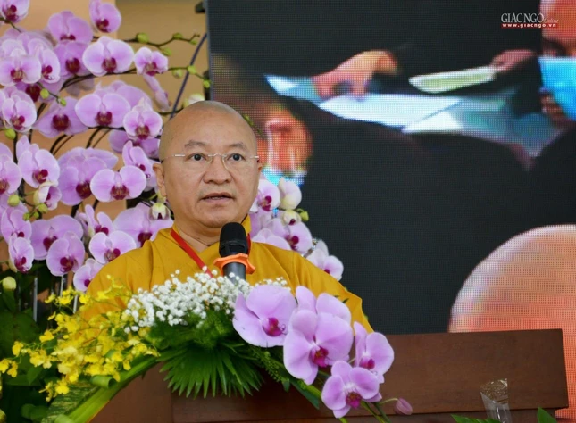 Thượng tọa Thích Nhật Từ đề dẫn hội thảo