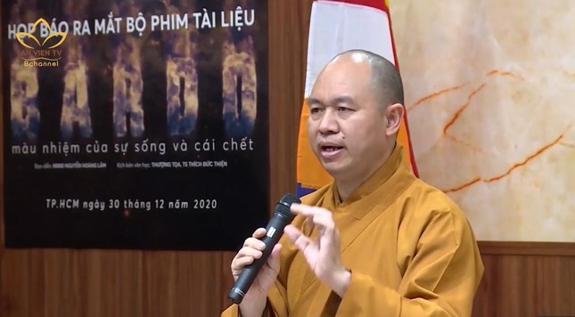 Thượng tọa Thích Đức Thiện, Phó Chủ tịch kiêm Tổng Thư ký Hội đồng Trị sự GHPGVN, tác giả kịch bản giới thiệu về nội dung và thông điệp của bộ phim