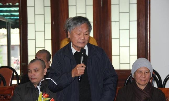 Các nhà nghiên cứu phát biểu tham luận Các nhà nghiên cứu phát biểu tham luận