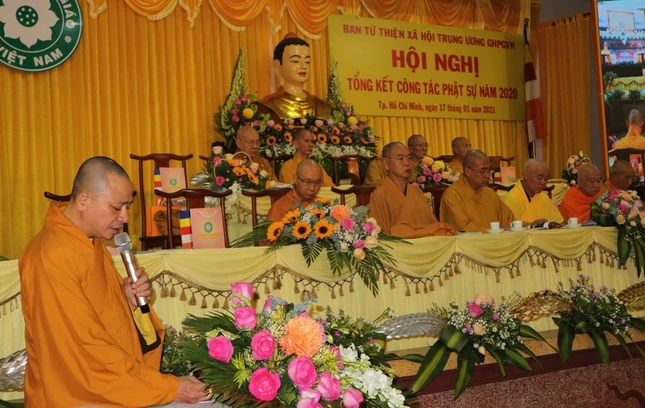 Đại đức Thích Quảng Tiến, Chánh Thư ký Ban Từ thiện xã hội Trung ương báo cáo