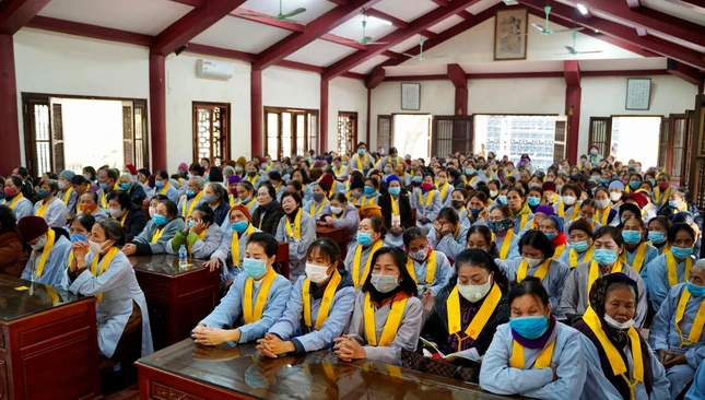 Đạo tràng Pháp Hoa nghe pháp