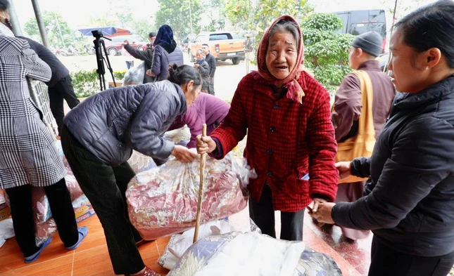 Niềm vui của bà con nhân dịp năm mới