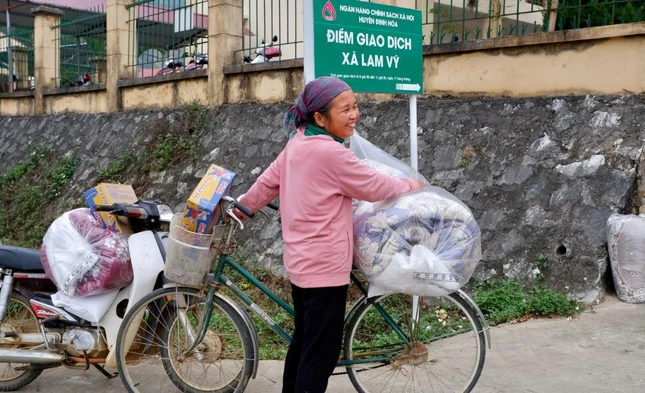 Nụ cười ấm áp đón xuân