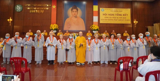 Chúc thọ các Phật tử cao niên