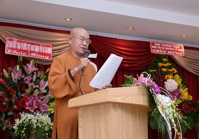 Hòa thượng Thích Tâm Viên, Phó Thường trực Ban Từ thiện xã hội Báo Giác Ngộ báo cáo Hòa thượng Thích Tâm Viên, Phó Thường trực Ban Từ thiện xã hội Báo Giác Ngộ báo cáo