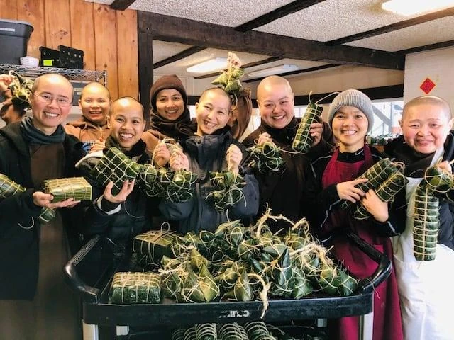 Duy trì văn hóa truyền thống tại tu viện Bích Nham, Hoa Kỳ - Ảnh: Blue Cliff