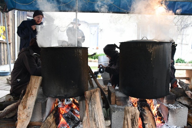 Chất liệu sống được nuôi dưỡng từ chánh niệm