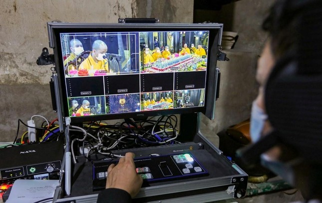 Lần đầu tiên nghi lễ kỳ an tại chùa Phúc Khánh được trực tuyến trên nền tảng mạng xã hội - Ảnh: Zing.vn Lần đầu tiên nghi lễ kỳ an tại chùa Phúc Khánh được trực tuyến trên nền tảng mạng xã hội - Ảnh: Zing.vn