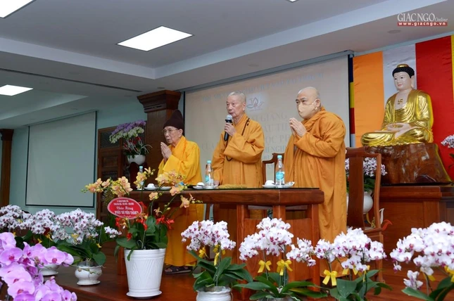 Chư tôn giáo phẩm chứng minh - Ảnh: Bảo Toàn