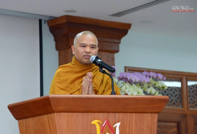Thượng tọa Thích Giác Hoàng, Chánh Văn phòng Học viện dẫn chương trình - Ảnh: Bảo Toàn
