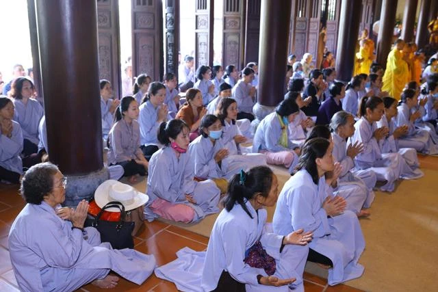 Phật tử tham dự lễ tưởng niệm