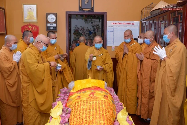 Sái tịnh thân tứ đại Hòa thượng tân viên tịch