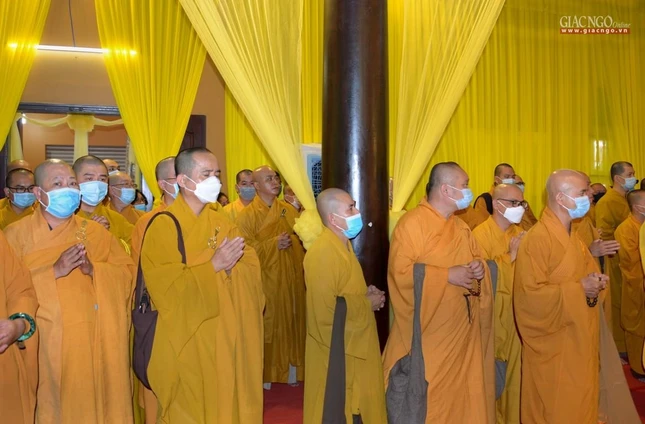 Nhất tâm cầu nguyện, hộ niệm