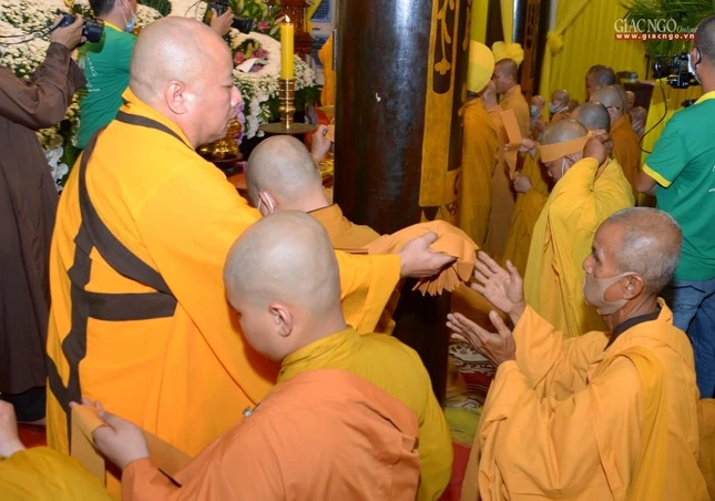 Phát tang cho môn đồ đệ tử