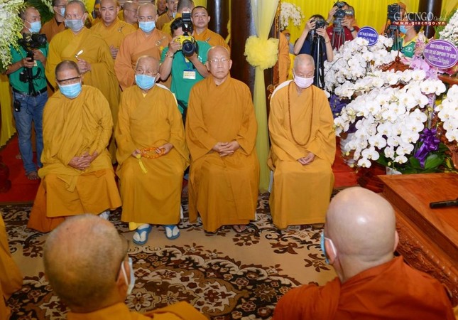 Chư tôn giáo phẩm Hội đồng Chứng minh