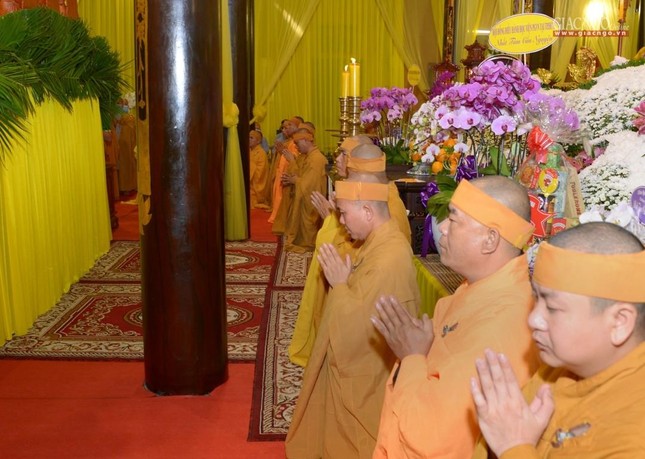 Môn đồ pháp quyến tác bạch